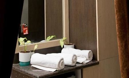 גורגאון Pacific Inn Huda City Centre Sec 41 מראה חיצוני תמונה